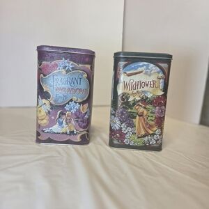 Vintage Floral Tin Set